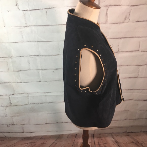 Scully Suede Leather Vest with Golden Buttons - Picture 4 of 8